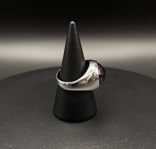 Anello Chevalier Viola faccettato